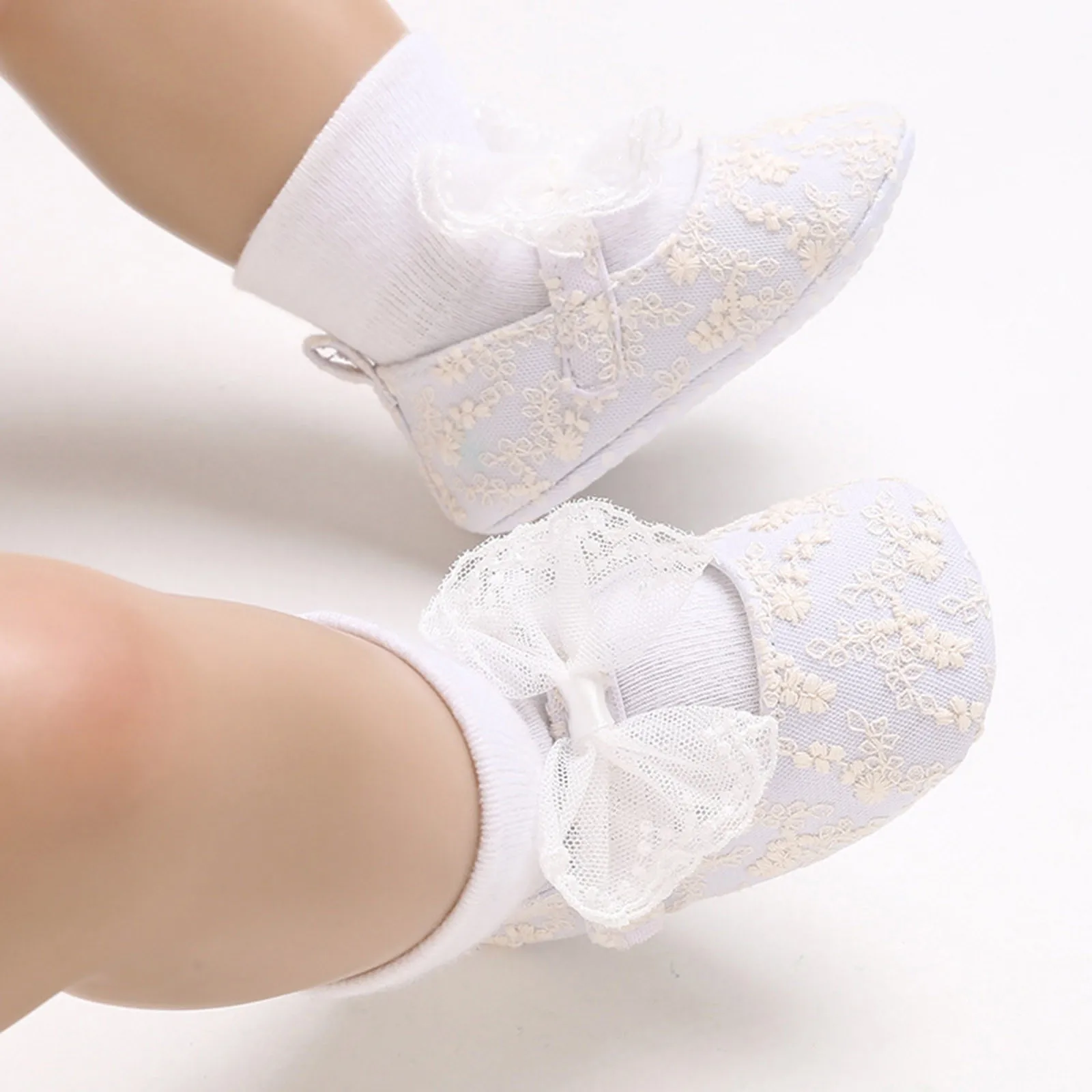 Бели обувки с бантиком за малки момичета; пролетно ежедневни обувки за деца; лесна однотонная дишаща удобна първата ходунка на равна подметка;